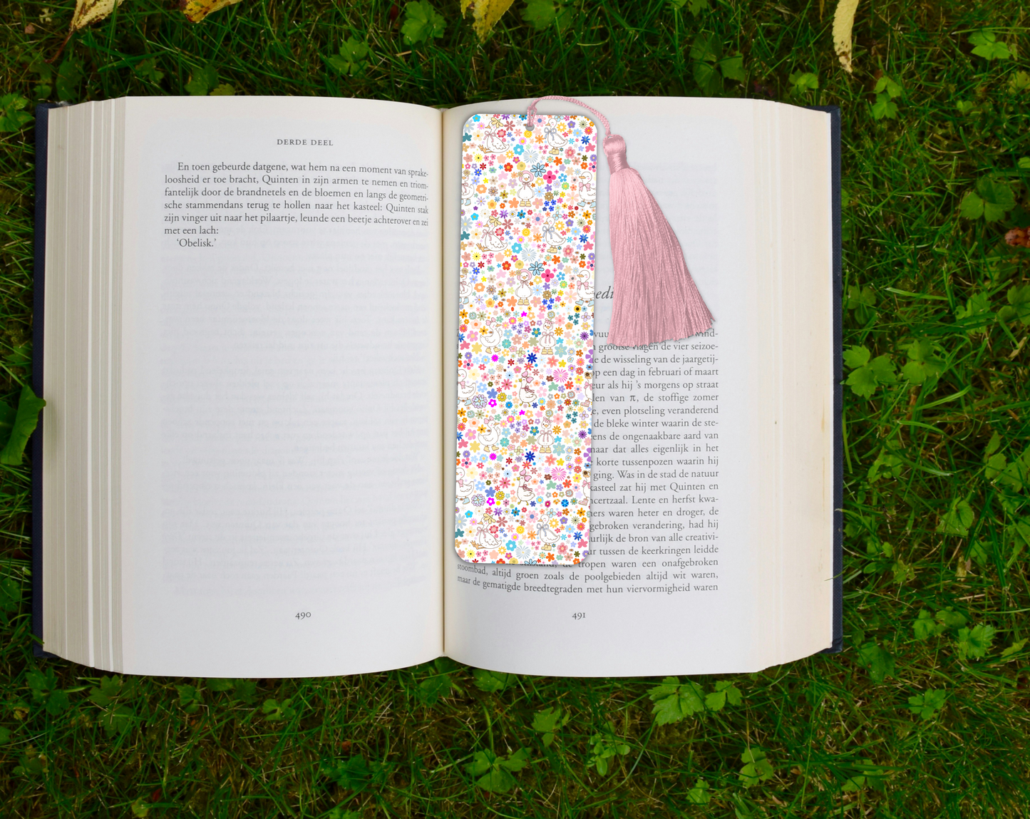 Cute Goose Bookmark – Pastel Spring Floral Aesthetic – Kawaii Goose Reading Gift – Square or Rounded Corners – With or Without Tassel