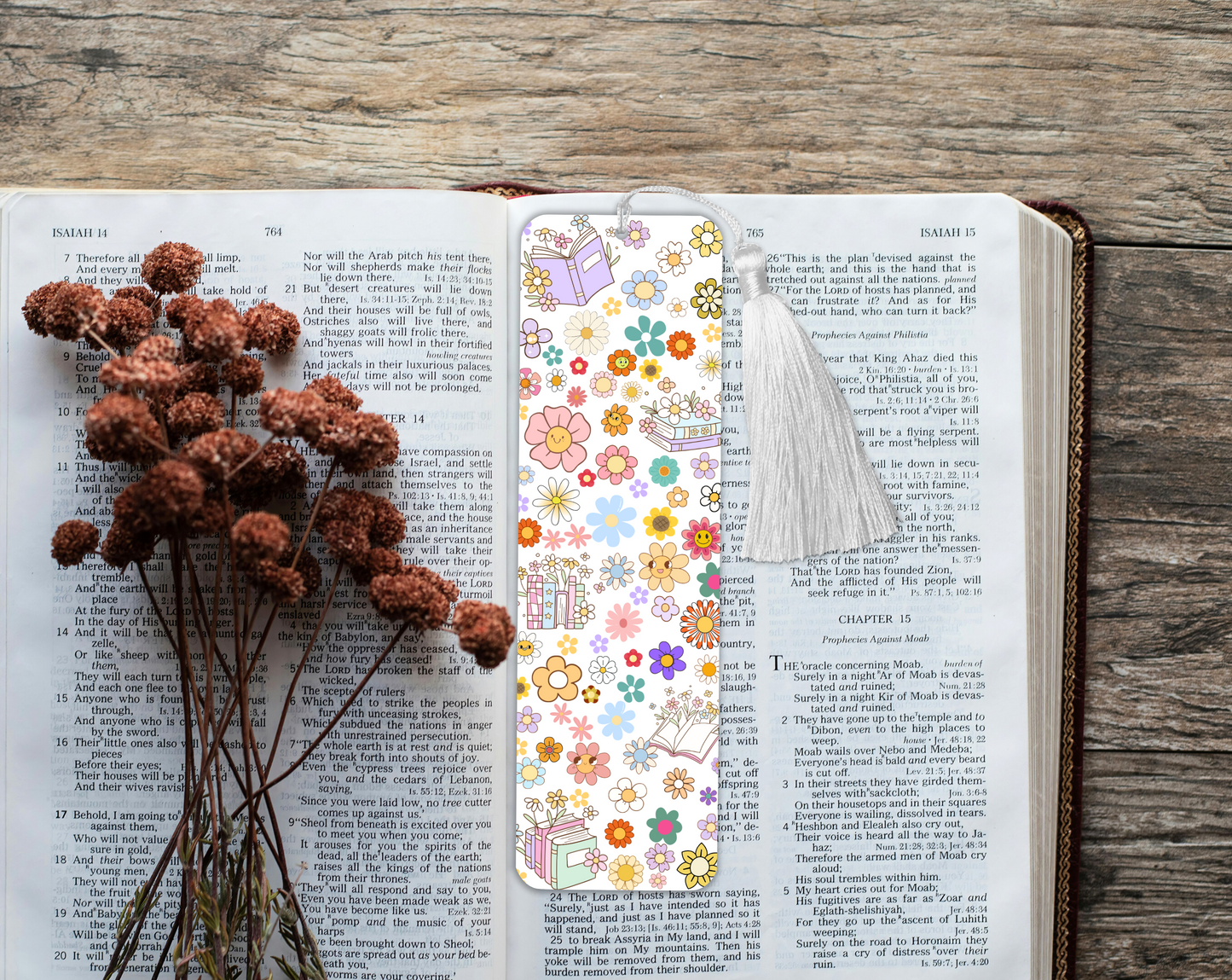 Cute Floral Books Bookmark – Aesthetic Daisy & Book Design – With Tassel Option – Square or Rounded Corners – Charity Donation Included