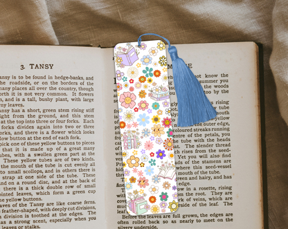 Cute Floral Books Bookmark – Aesthetic Daisy & Book Design – With Tassel Option – Square or Rounded Corners – Charity Donation Included