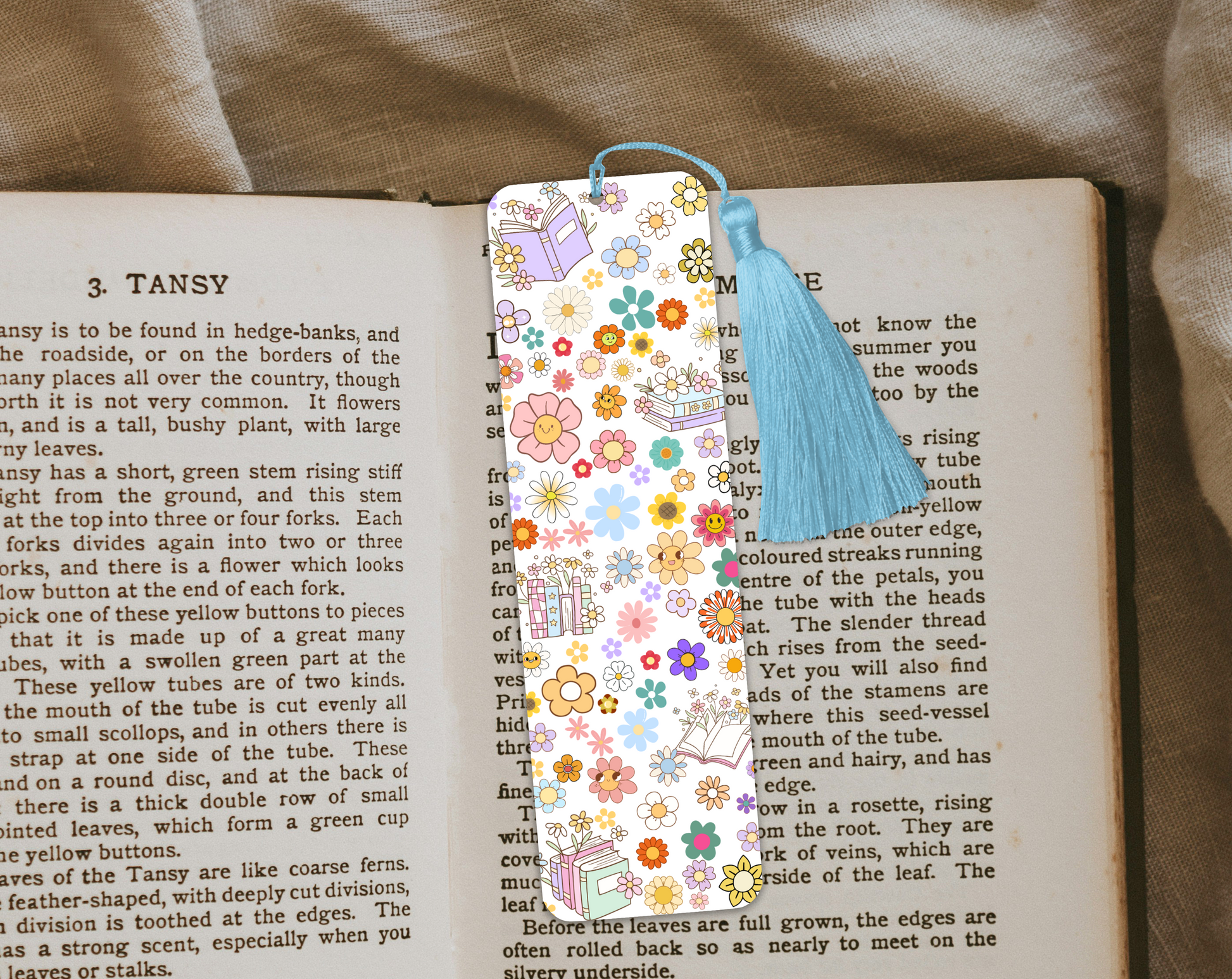 Cute Floral Books Bookmark – Aesthetic Daisy & Book Design – With Tassel Option – Square or Rounded Corners – Charity Donation Included